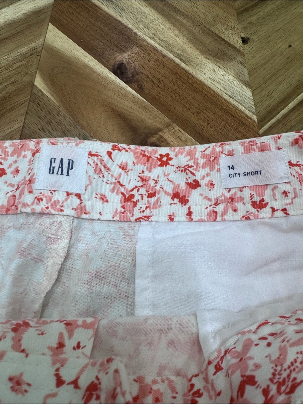 GAP Pink Floral Print Women's City Shorts size 14 - Picture 3 of 7
